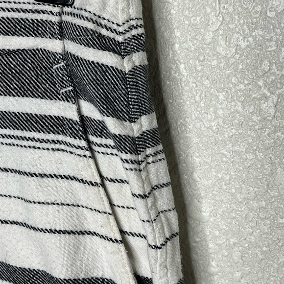 Joie Striped Shorts - Picture 2 of 4